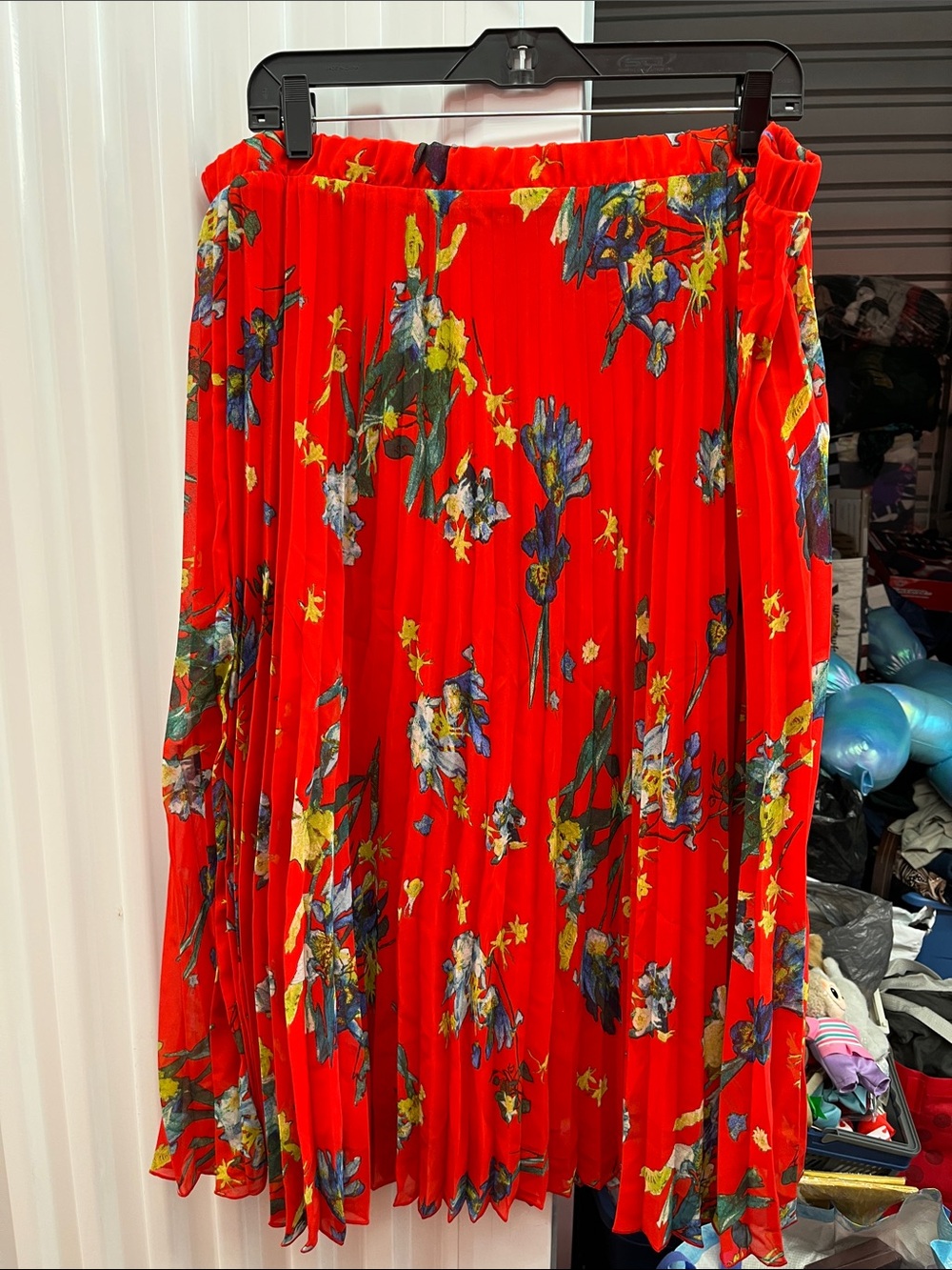 Vince Camuto Red Pleated Midi Skirt with Blue & Yellow Floral Print